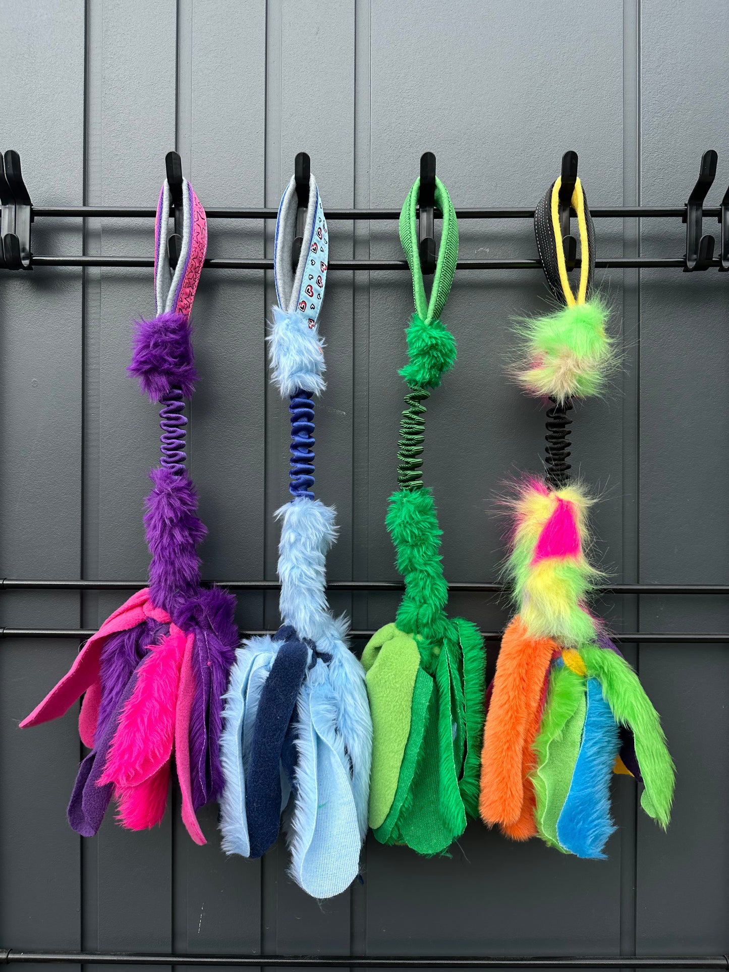 Bungee tug toy - all in one